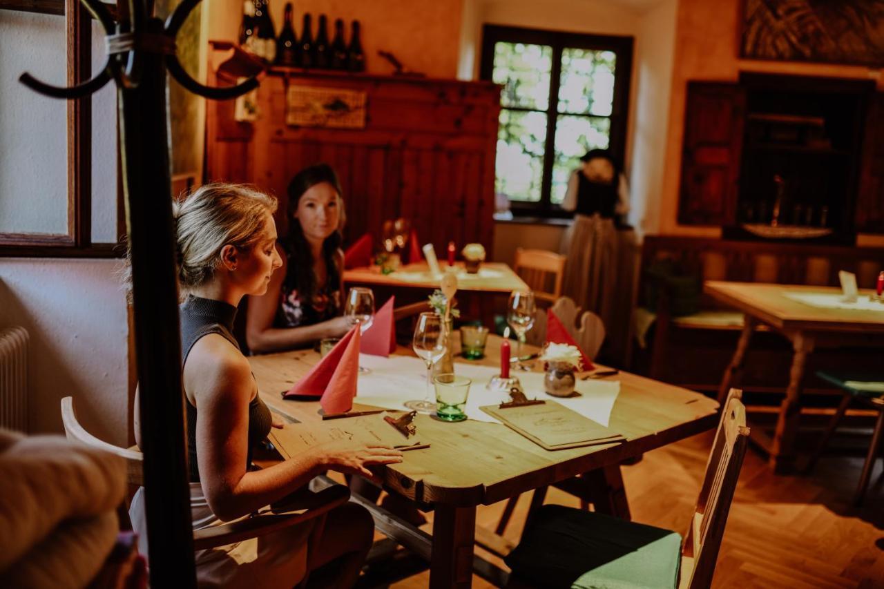 Kultur Weingut Kaestenburg Ratsch an der Weinstraße エクステリア 写真
